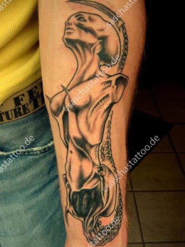 saschas-tattoo-black-and-grey-02