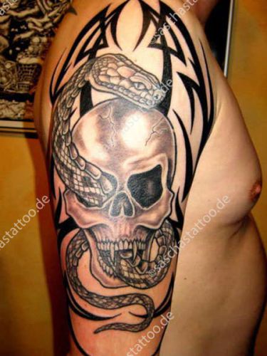 saschas-tattoo-black-and-grey-40
