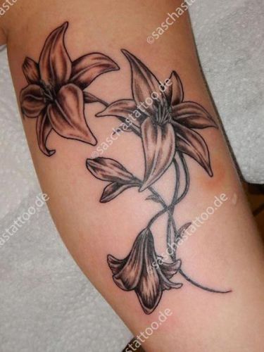 saschas-tattoo-flowers-29