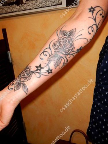 saschas-tattoo-flowers-31